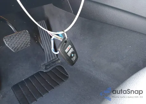 2016 BMW 320I from USA, damaged, VIN WBA8A9C57GK615717